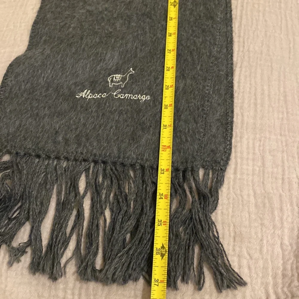 Alpaca Camargo Alpaca Scarf with Fringe. Unisex model